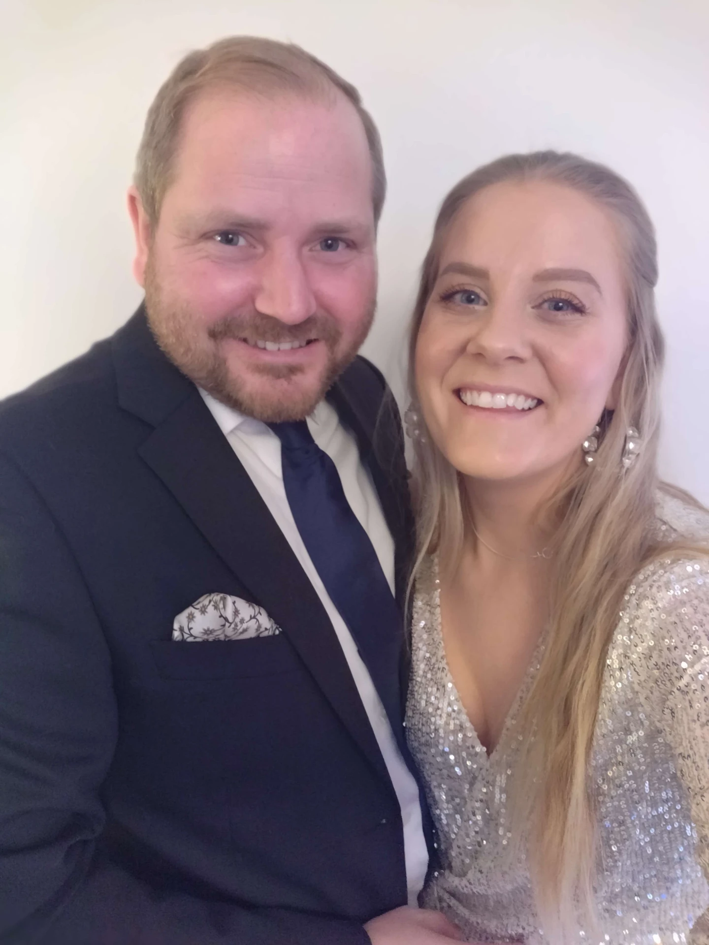 Josefina och Tony festklädda